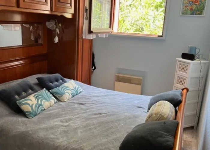 Les Coquillages For 24 People In آريس